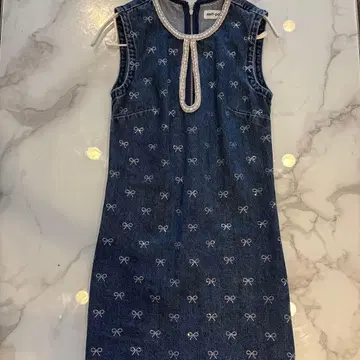 리본 자수 데님 슬리브리스 원피스