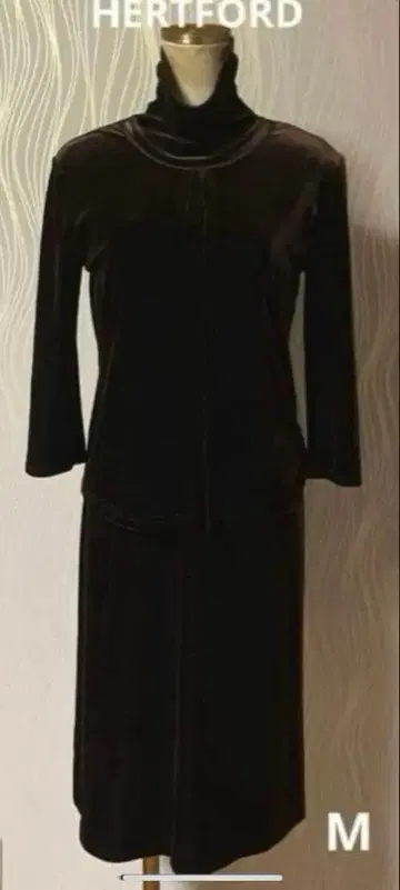 HERTFORD 하트포드 벨로아 셋업 원피스