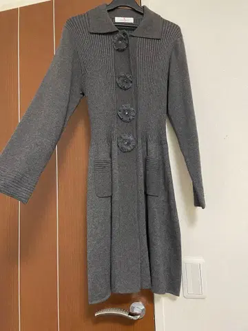 갤러리 비스콘티 그레이 리브 롱 코트