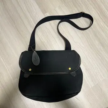 브래디 에이본 블랙 숄더백