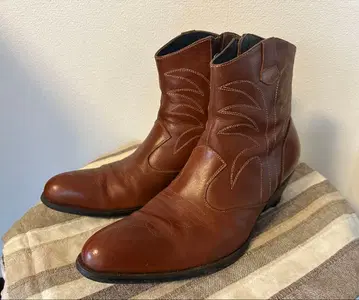 브라운 가죽 숏부츠 지퍼 포함