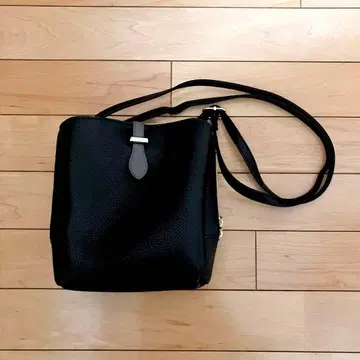 블루블루에 숄더백 인조 가죽 블랙
