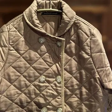 베이지 퀼팅 자켓 더블 버튼