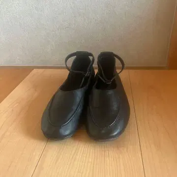 HEREU 헤류 스트랩 슈즈 23.5 하자품