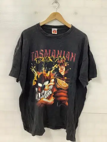 11.5 A906T LOONEYTUNES 캐릭터 프린트 티셔츠 블랙