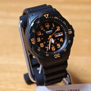 새상품 카시오 CASIO 다이버 룩 손목시계 MRW-200H-4B