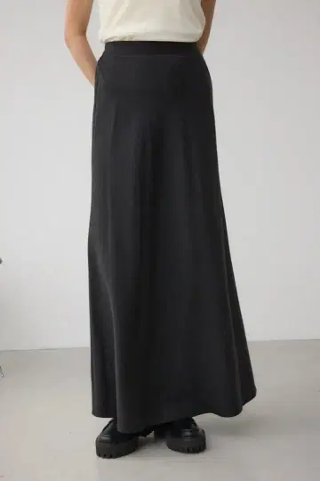 아줄바이마우지 [홋타 아카네 착용 아이템] 세미 플레어 스커트