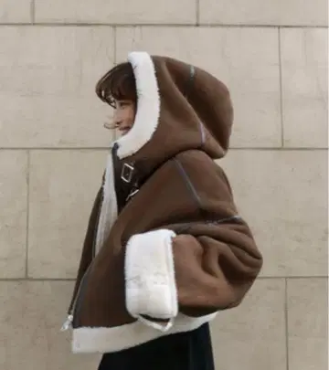 ETRE TOKYO 에코 무스탕 크롭 자켓