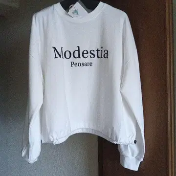 안나리 새상품 숏 기장 로고 T셔츠 밑단 드로스트