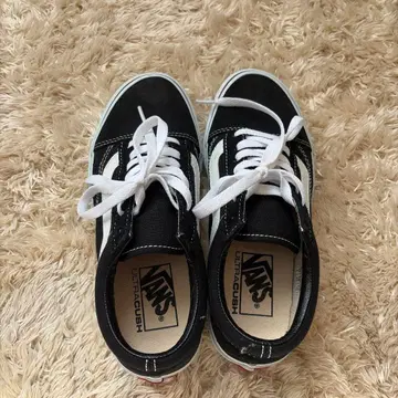 VANS 블랙 스니커즈 V3SCL