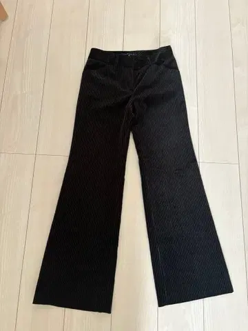 theory 스트라이프 패턴 블랙 슬랙스 XO