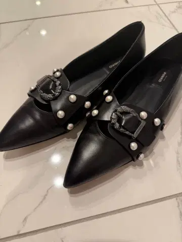 PINKO 블랙 펄 장식 플랫슈즈 made in ITALY