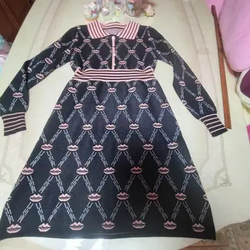 한국 셀렉 SHOP 립 패턴 긴팔 니트 원피스