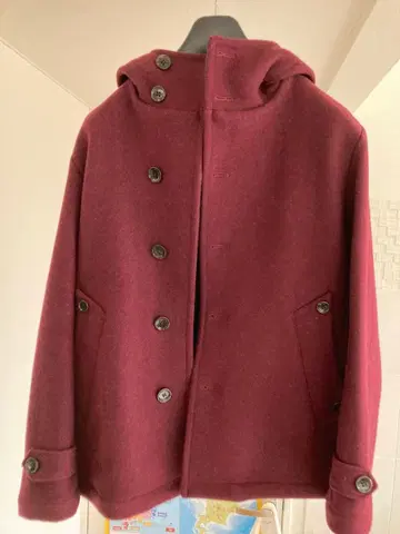 후드 부착 울 코트 와인 레드