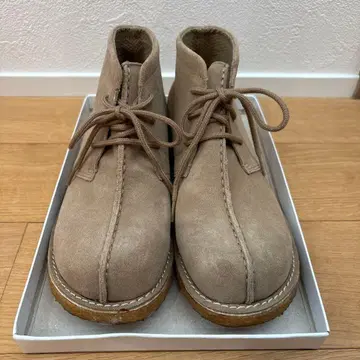 베이지 스웨이드 하이컷 부츠