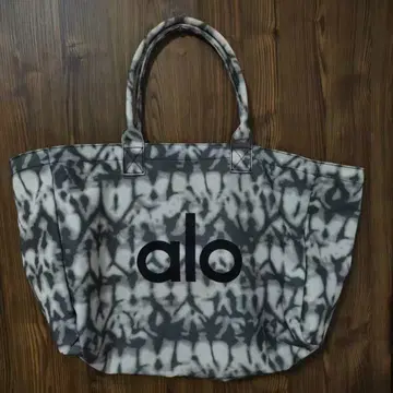 새상품 애로우요가 ALO Yoga 토트백 그레이