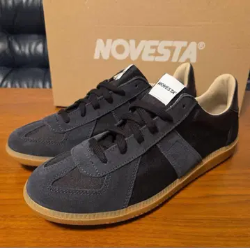 [ 새상품 ] NOVESTA 저먼 트레이너 43