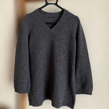 SISLEY 그레이 V넥 니트 스웨터