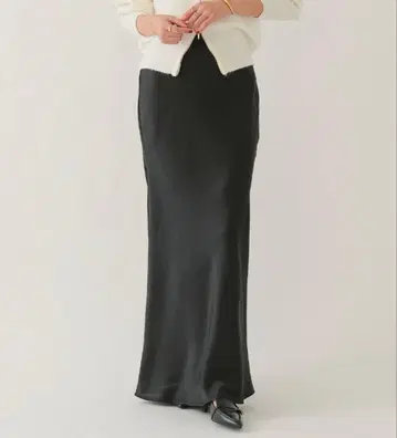 urs 새틴 머메이드 맥시 스커트 블랙 S 사이즈
