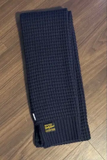 [ karaku ] 레트로 파인애플 파일 머플러 네이비