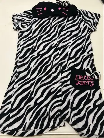 헬로키티 제브라 패턴 룸웨어