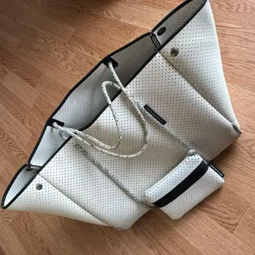 스테이트 오브 에스케이프 토트백 화이트 계열 White gray