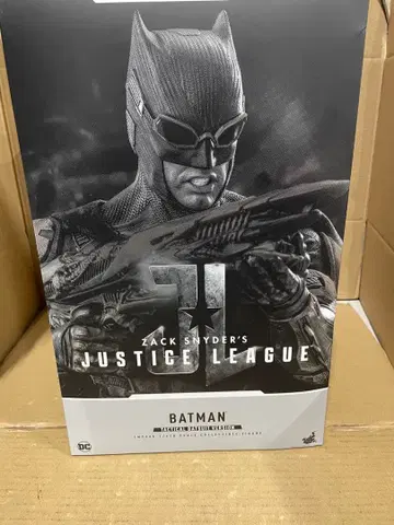 핫토이즈 저스티스 리그 스나이더컷 배트맨 택티컬 수트