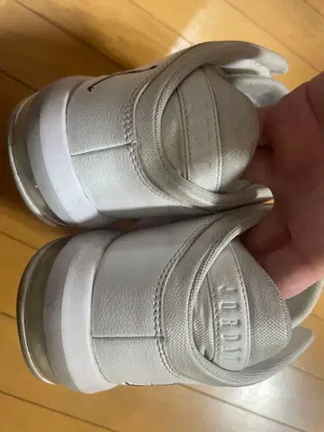 조던 화이트 하이컷 스니커즈