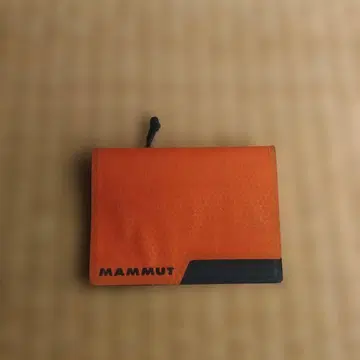 MAMMUT 마무트 단종 카드 케이스