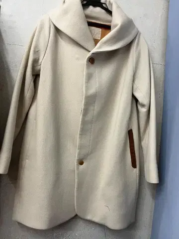 새상품급 팔라스 팰리스 울 90% 코트 아이보리 L 일본제