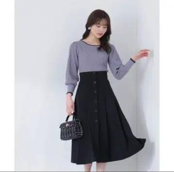 프로포 택 포함 새상품! 프론트 버튼 플레어 스커트 블랙