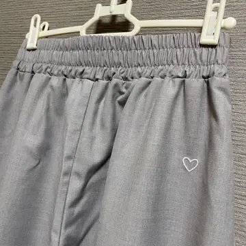 새상품 2025 금기 모델 FURFUR 하트 자수 커브 와이드 팬츠