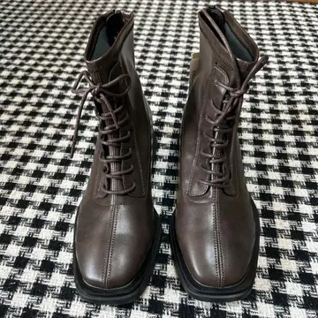 브라운 레이스업 부츠