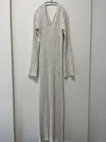 새상품급 BABYLONE 바빌론 V자 니트 롱 원피스