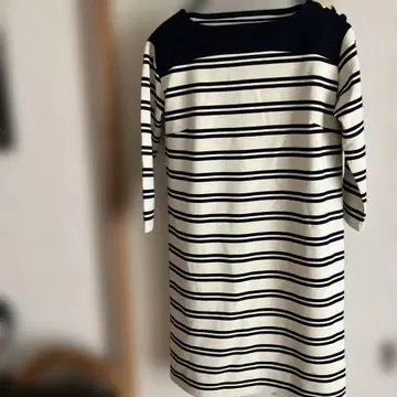 스트라이프 긴팔 상의