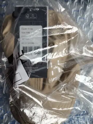 새상품 호그로프스 Equator III Cap sand S/M