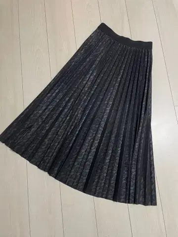 matute 가죽풍 플리츠 스커트