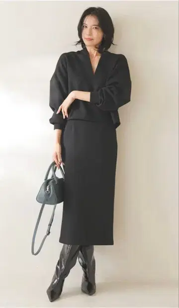 UNFILO 블랙 타이트 스커트 S