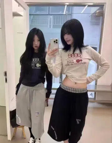 aeae 화이트 긴팔 T셔츠