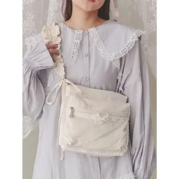 [ 미사용 새상품 ] 드로스트 포켓백 숄더백 아이보리