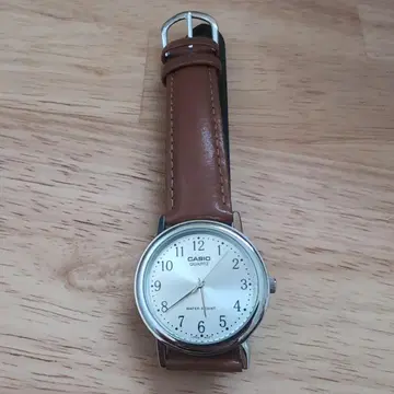 CASIO 쿼츠 손목시계 실버/브라운