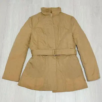 베이지 다운 자켓