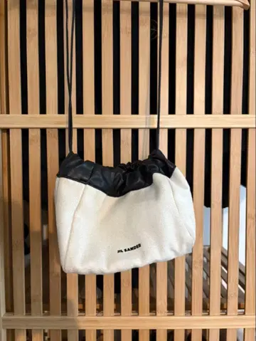 질샌더 숄더백 화이트/블랙