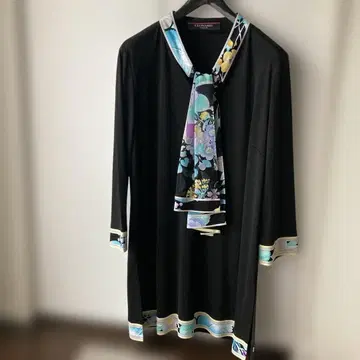 새상품급 레오나르 튜닉