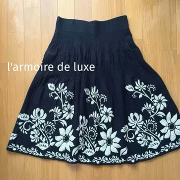l'armoire de luxe 블랙 니트 스커트 꽃무늬