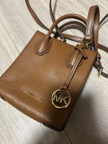 MICHAEL KORS 브라운 숄더백
