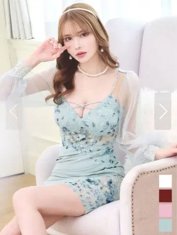 자수 장식 민트 그린 타이트 드레스