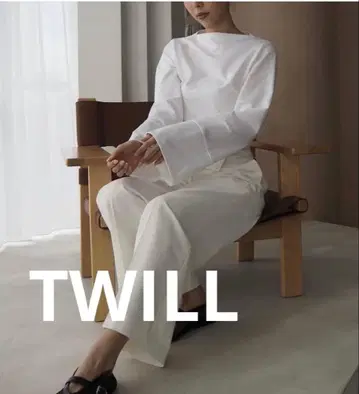 TWILL 모크넥 롱 슬리브 티셔츠 화이트