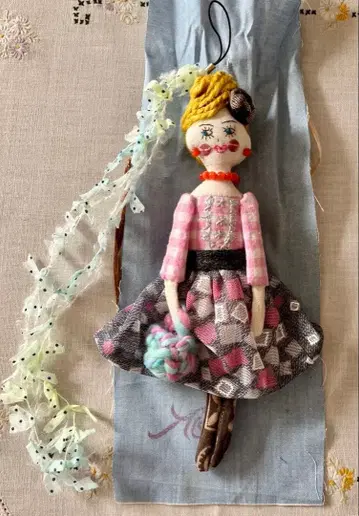 마드리갈 AKI 인형 스트랩 새상품 MADRIGAL 핑크