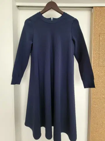 MACPHEE 네이비 A라인 도킹 긴팔 원피스